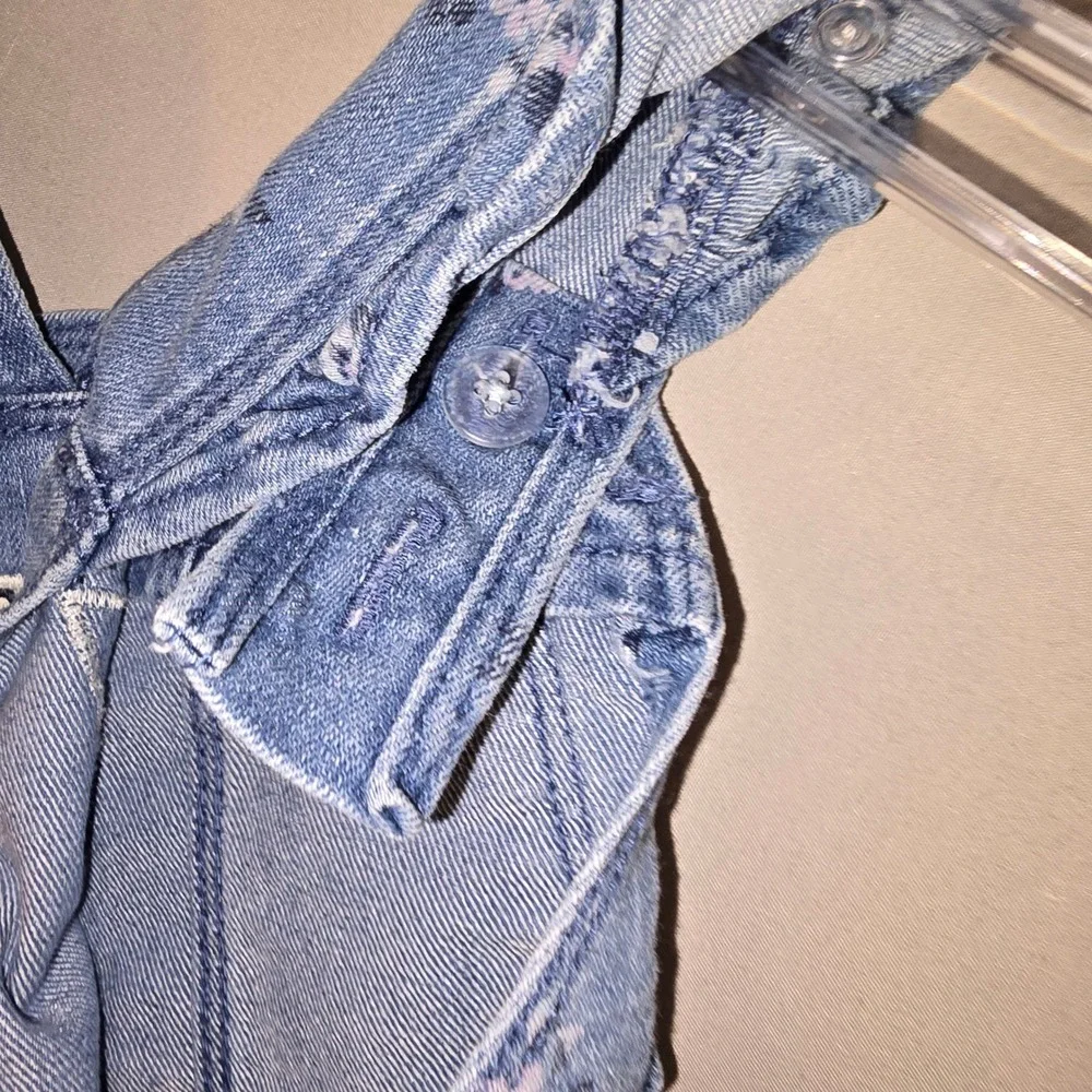OshKosh B'gosh Overalls 12M Baby Girl Blue Floral Ruffle Strap Denim Bib